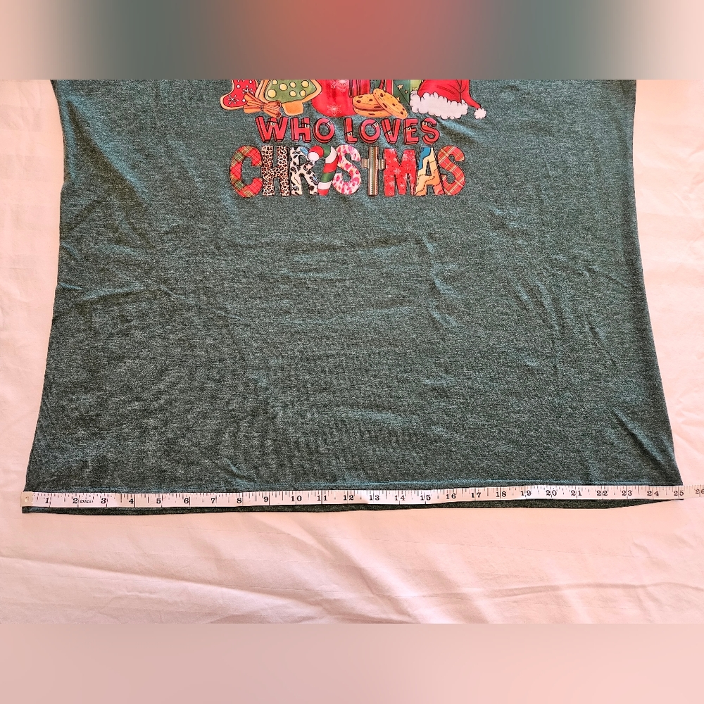 "Just a Girl Who Loves Christmas" Green Tee, 2XL, NWT - Picture 6 of 9